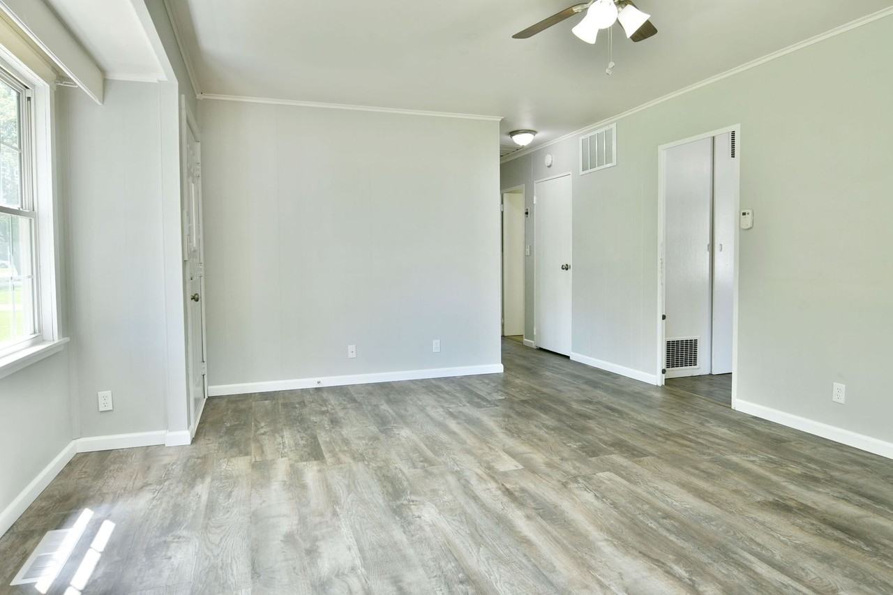 2344 Clearview Ave Nw - Photo 7 of 34