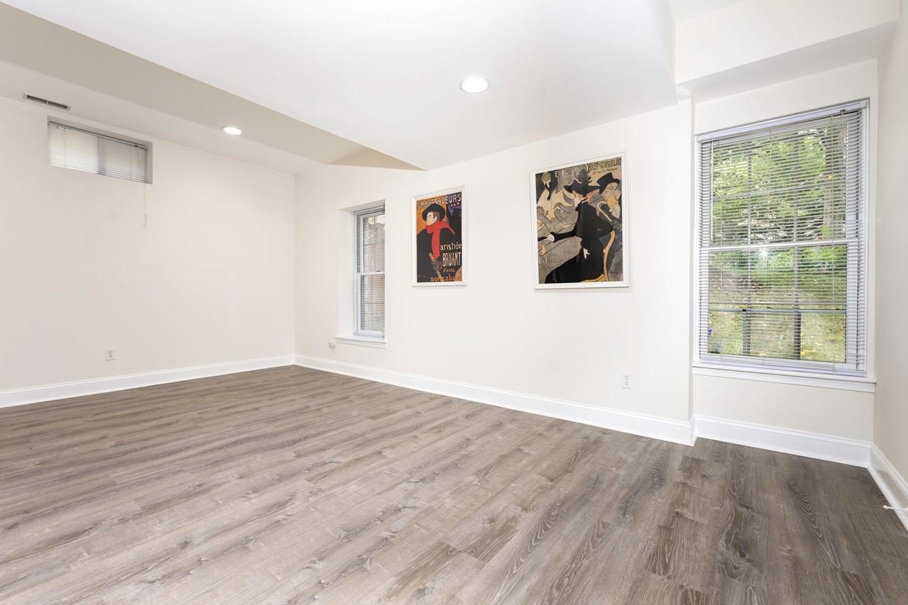 7715 Mary Cassatt Dr - Photo 2 of 13