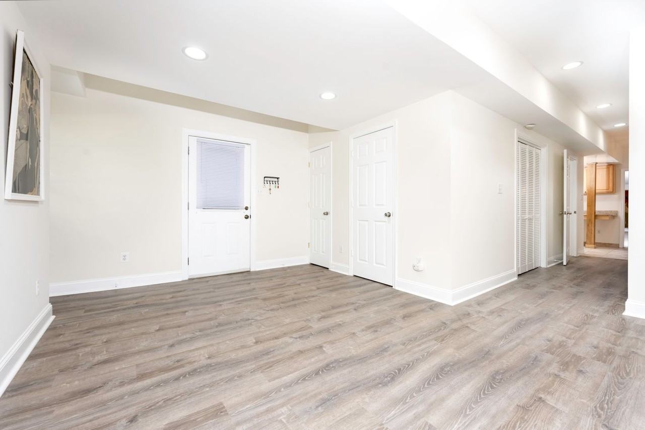 7715 Mary Cassatt Dr - Photo 4 of 13
