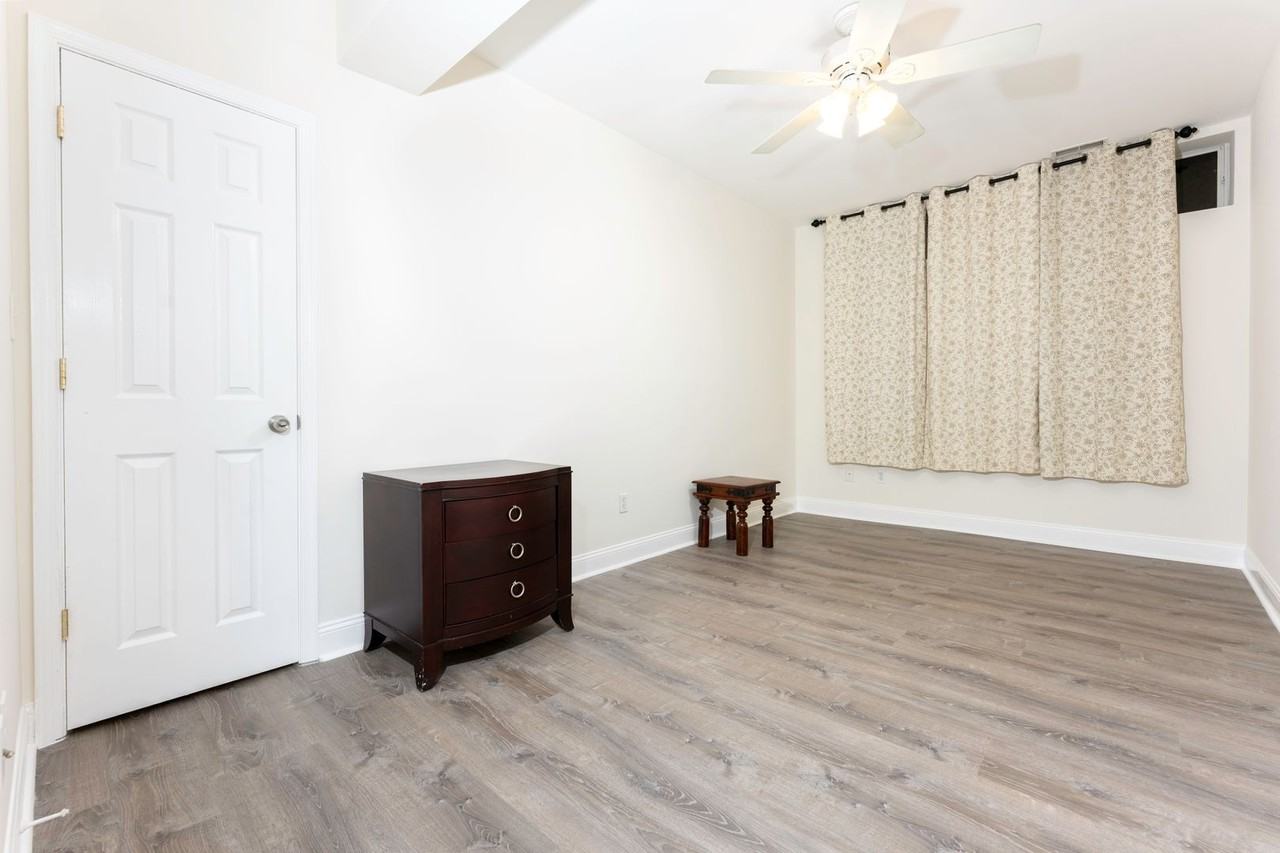 7715 Mary Cassatt Dr - Photo 5 of 13