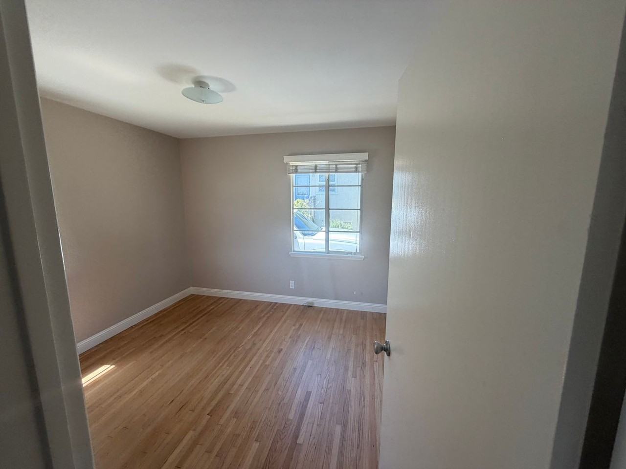 235 Lynn Dr - Photo 7 of 10