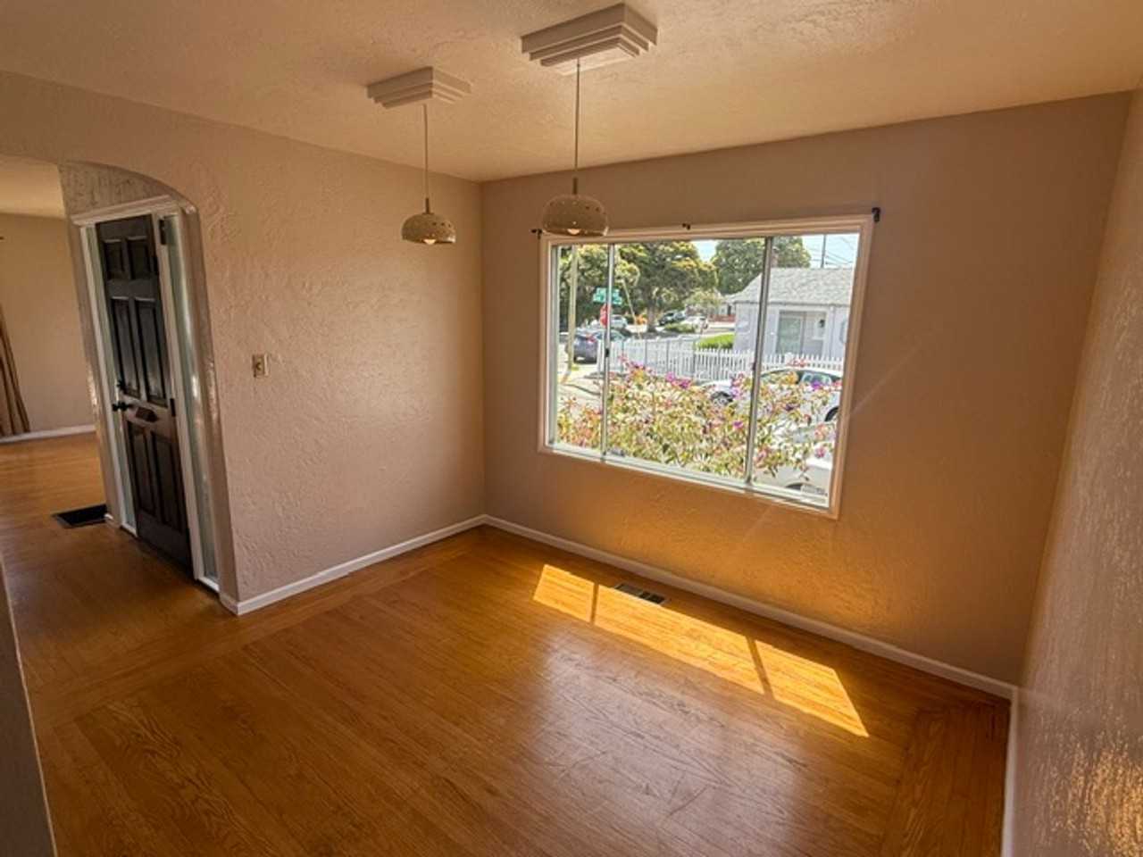 5925 San Jose Ave - Photo 3 of 32