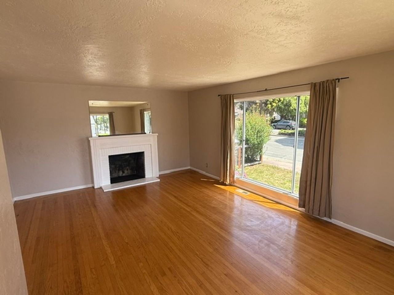 5925 San Jose Ave - Photo 6 of 32