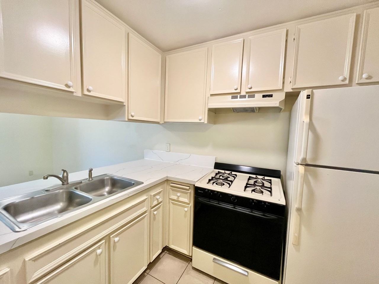 3686 Arizona St #B - Photo 2 of 11