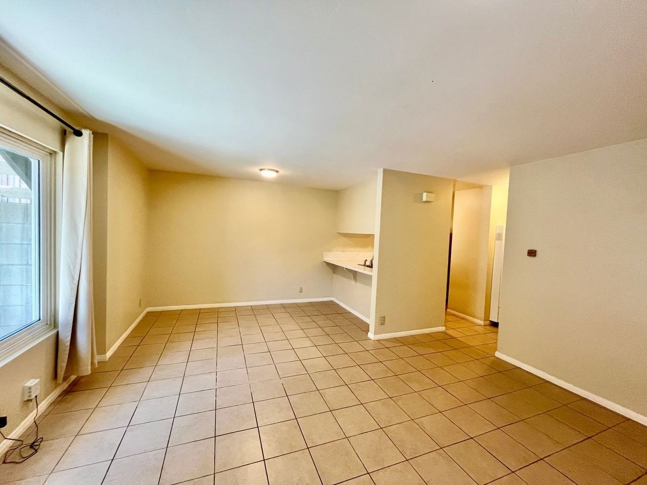 3686 Arizona St #B - Photo 5 of 11