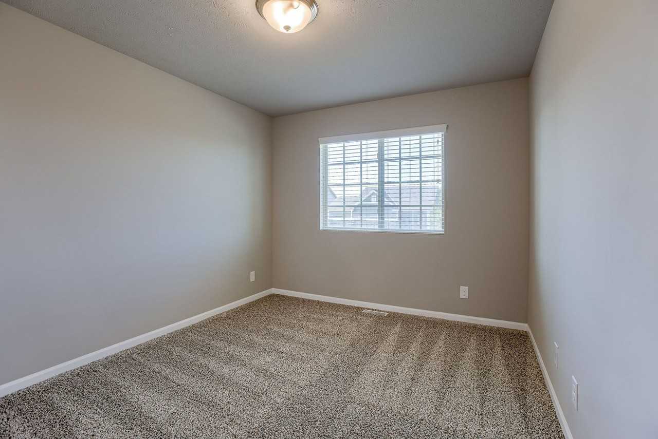 18812 Birch Ave - Photo 3 of 25
