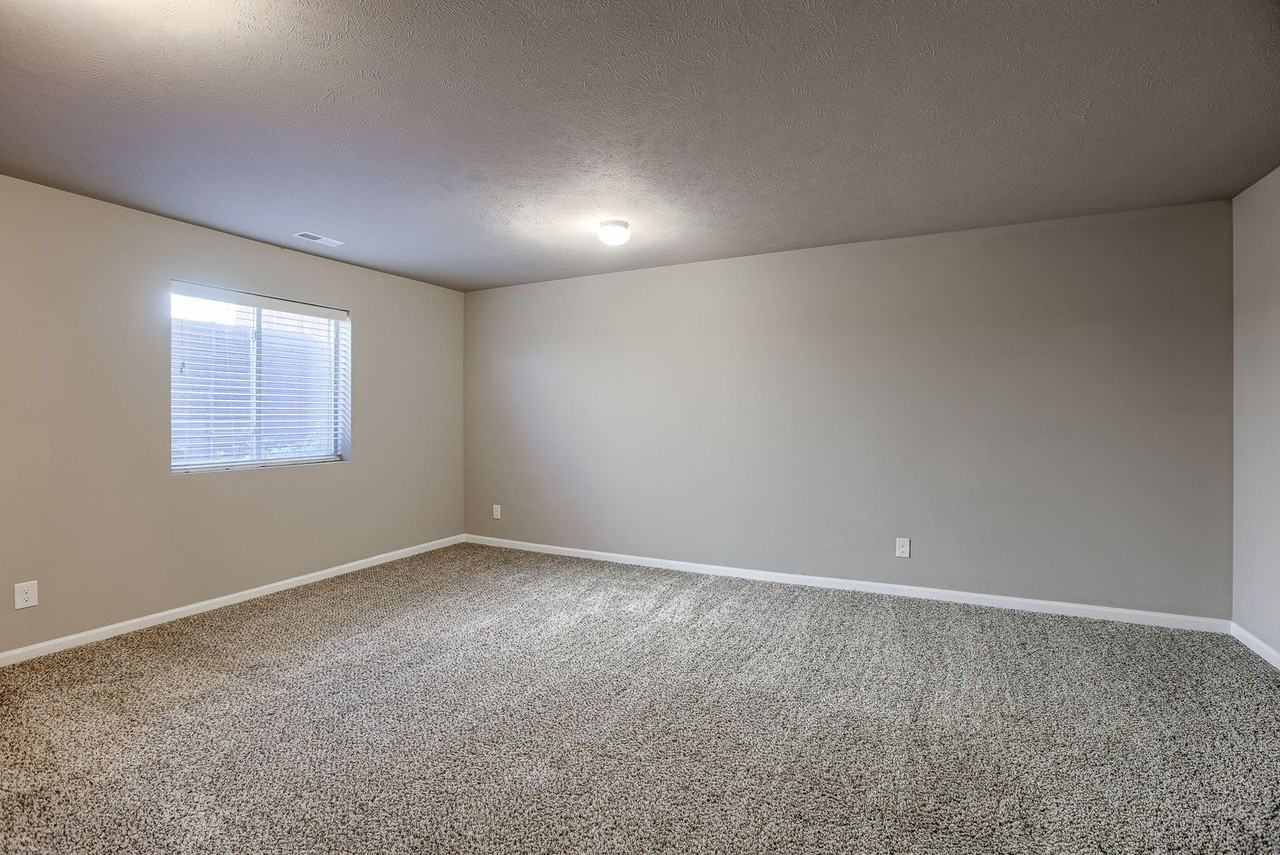 18812 Birch Ave - Photo 4 of 25
