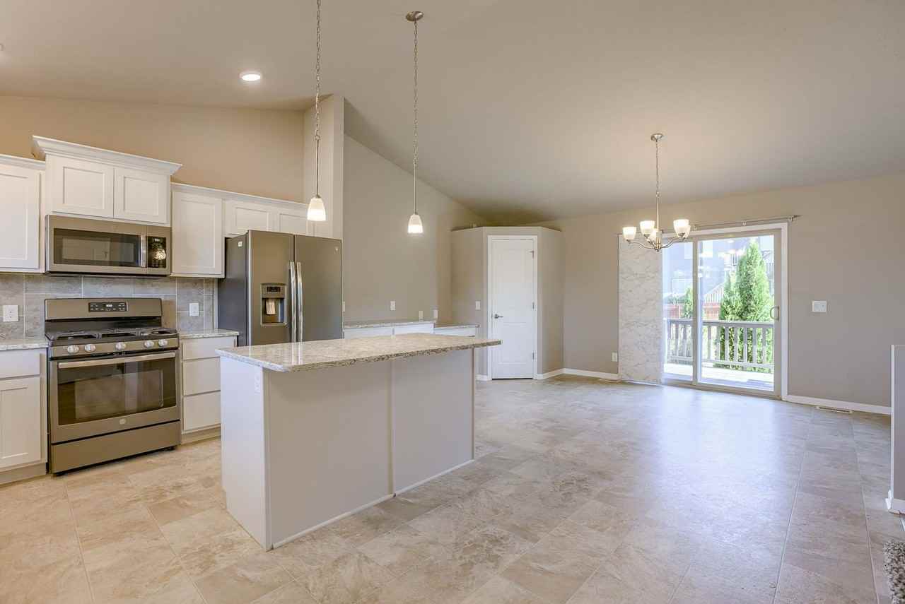 18812 Birch Ave - Photo 5 of 25