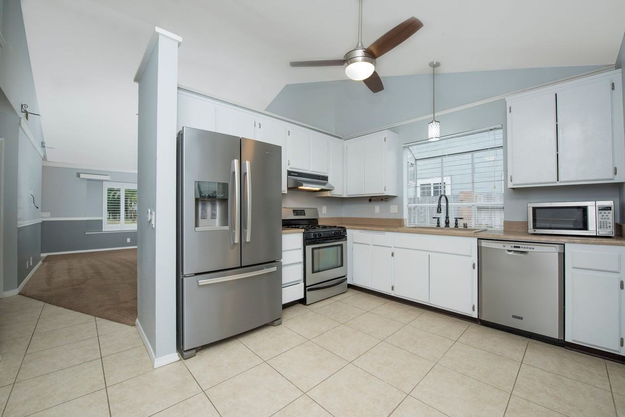620 Myrtlewood Ct - Photo 2 of 12