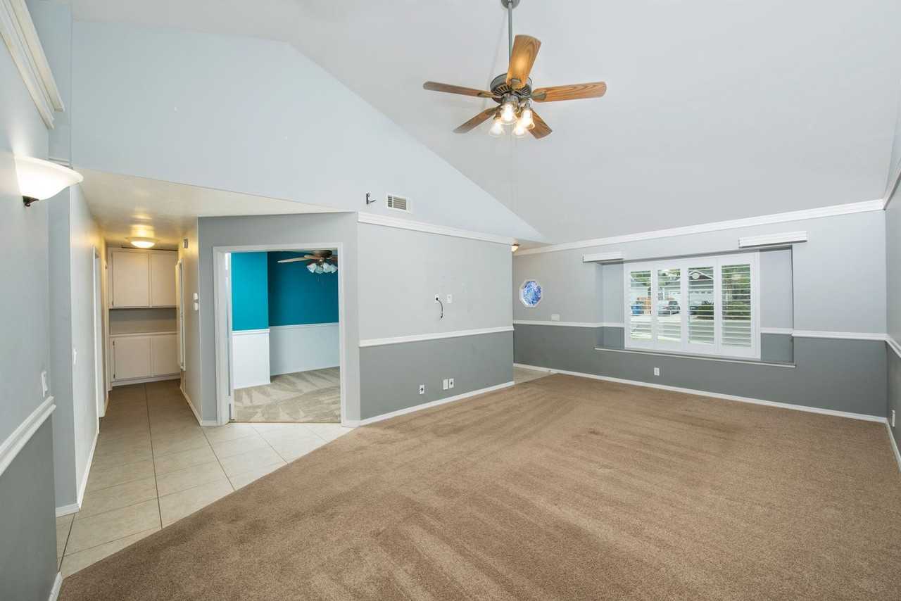 620 Myrtlewood Ct - Photo 4 of 12