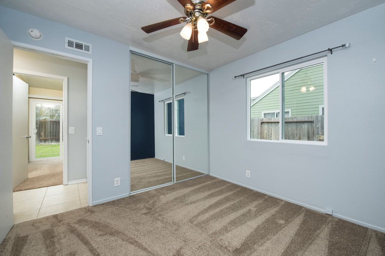 620 Myrtlewood Ct - Photo 5 of 12