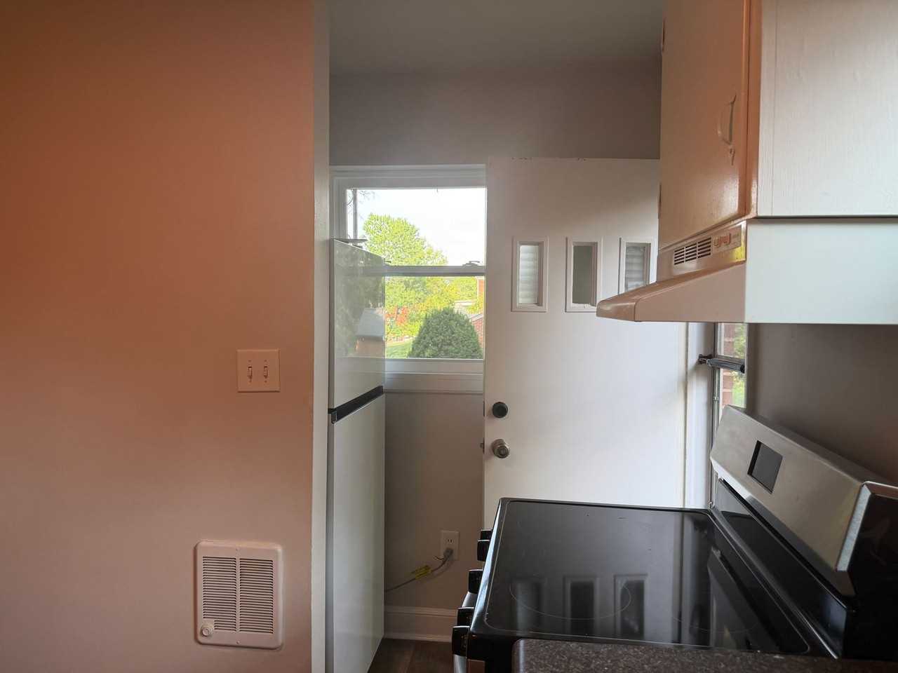 710 Boon St - Photo 6 of 13