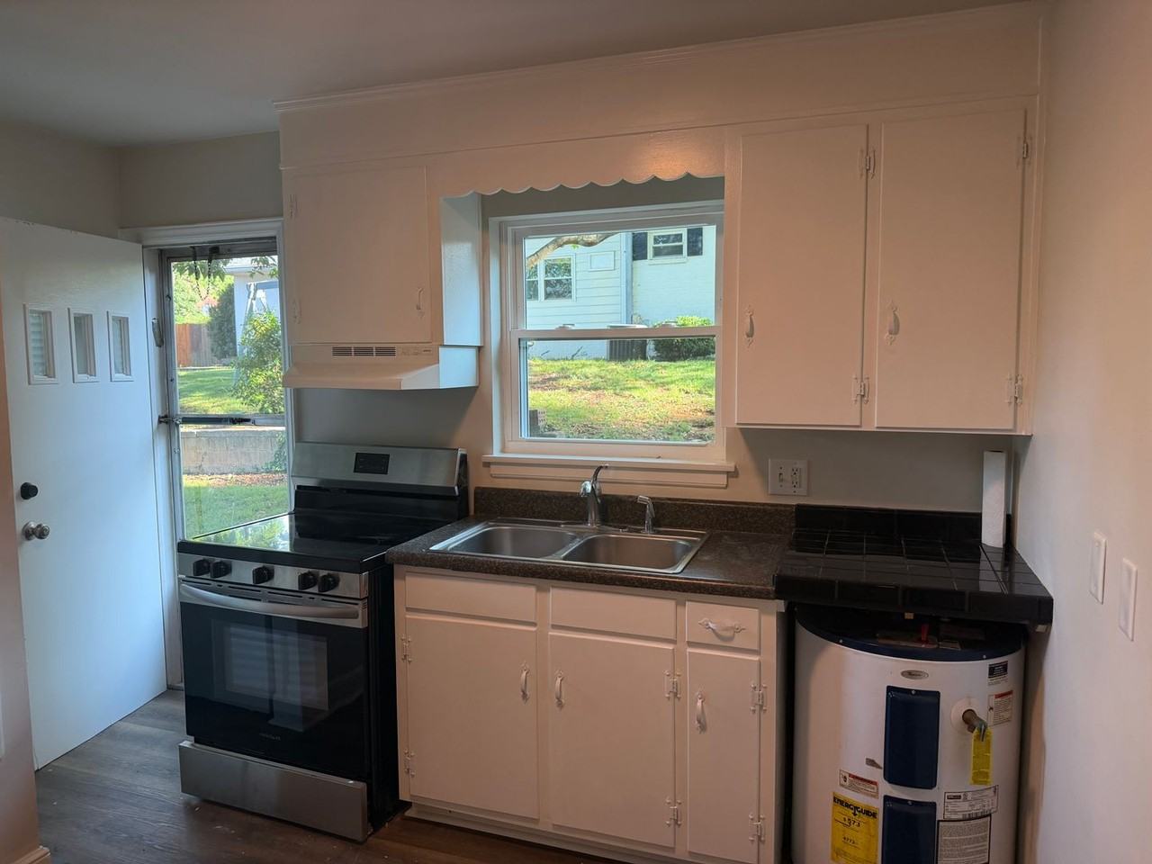 710 Boon St - Photo 7 of 13