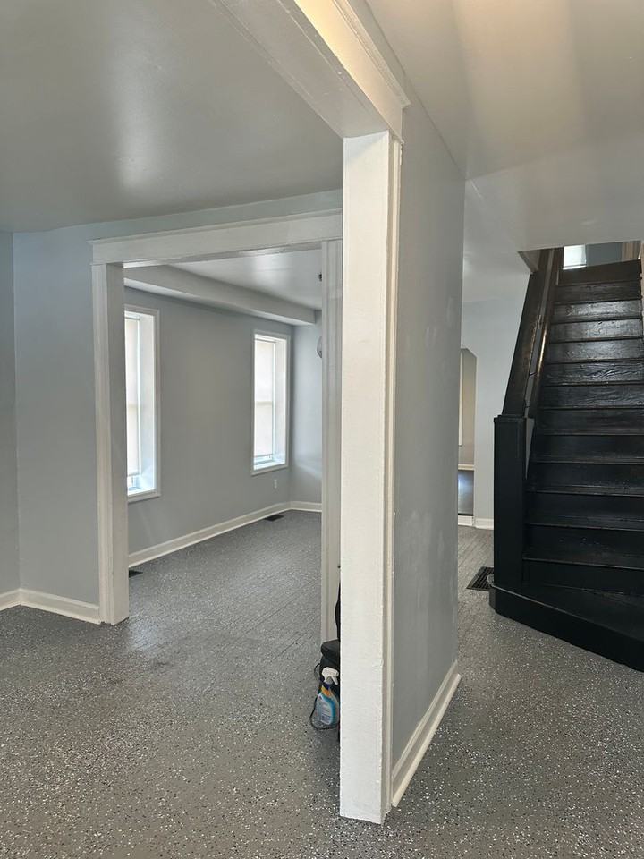 1143 Ashburton St - Photo 2 of 18