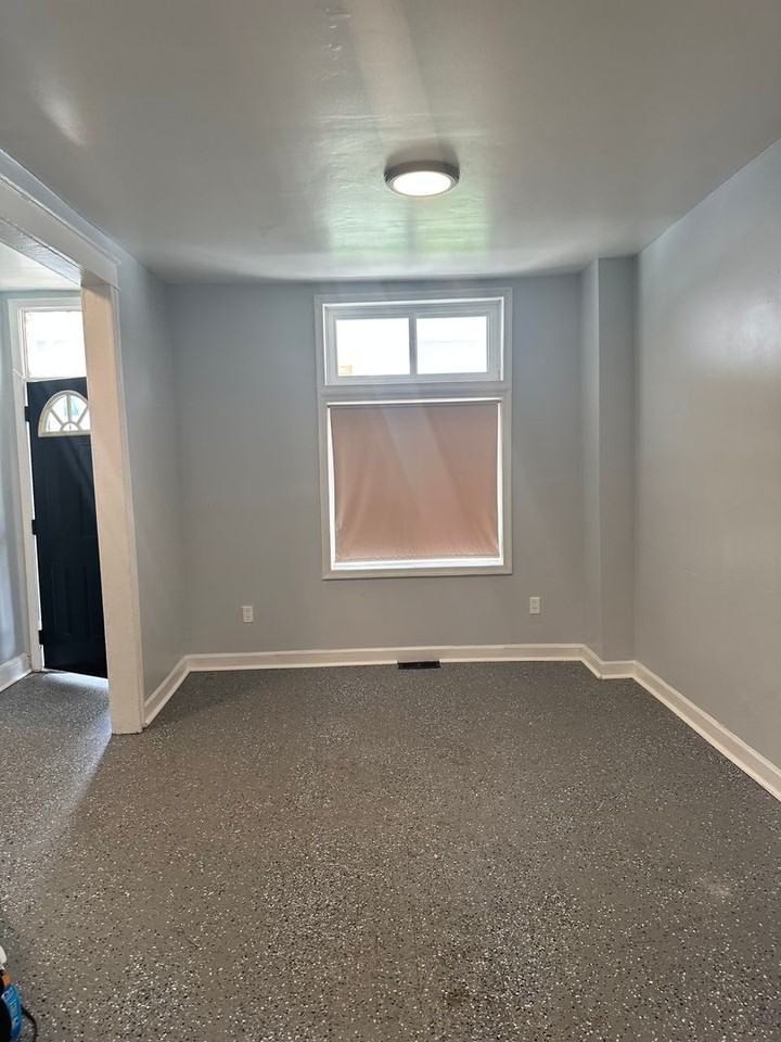 1143 Ashburton St - Photo 4 of 18