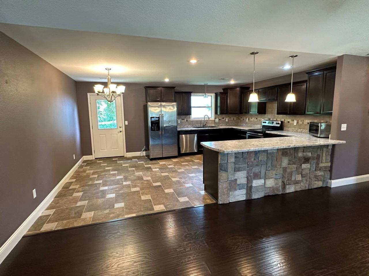 333 Lyle Curtis Cir - Photo 6 of 50
