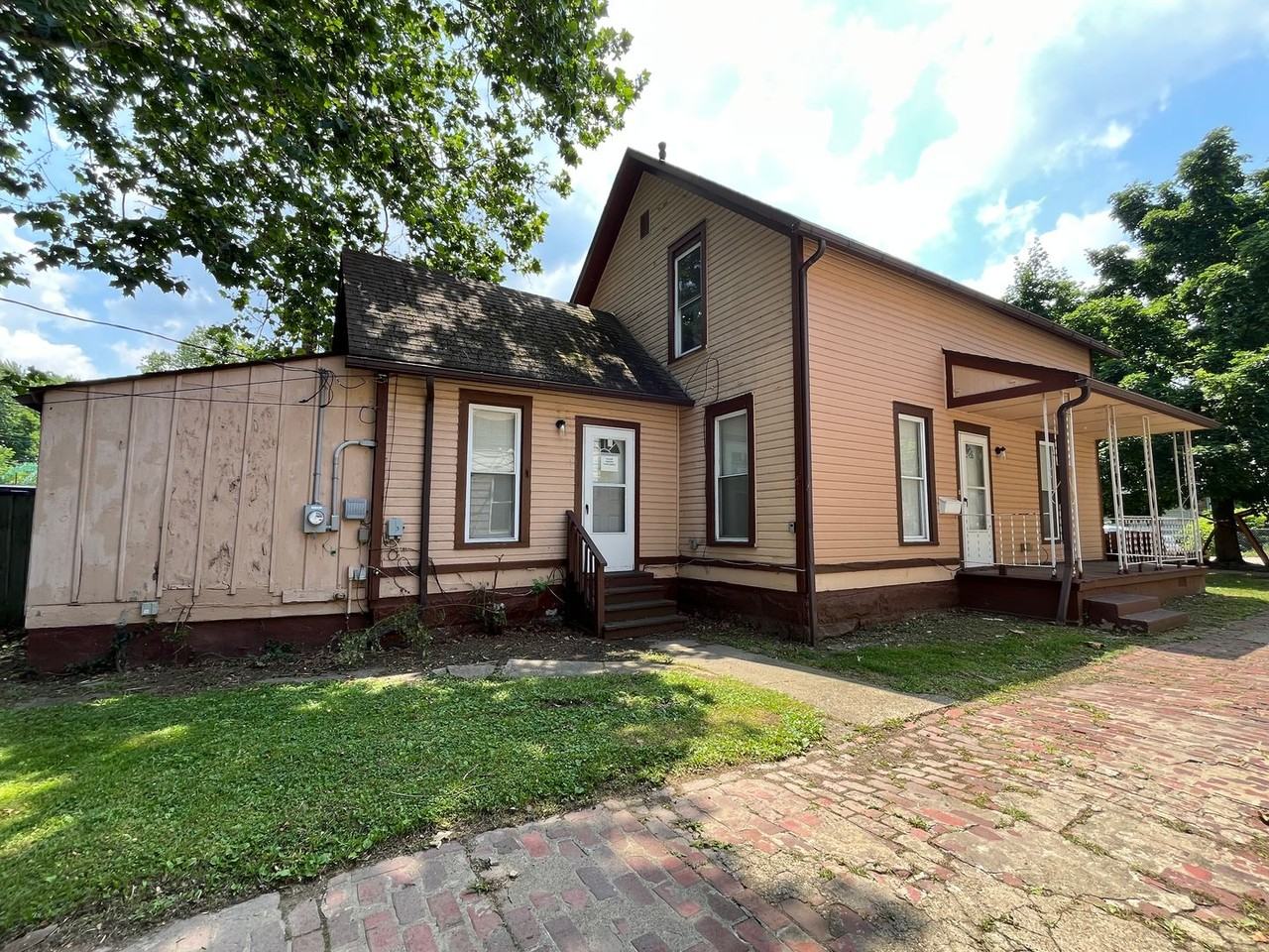2053 W 95th St - Photo 4 of 50