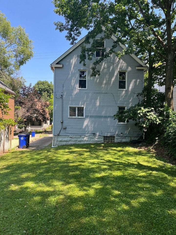 3222 W 94th St - Photo 6 of 50