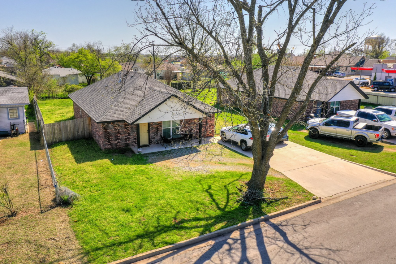 1520 N Market Ave - Photo 3 of 30