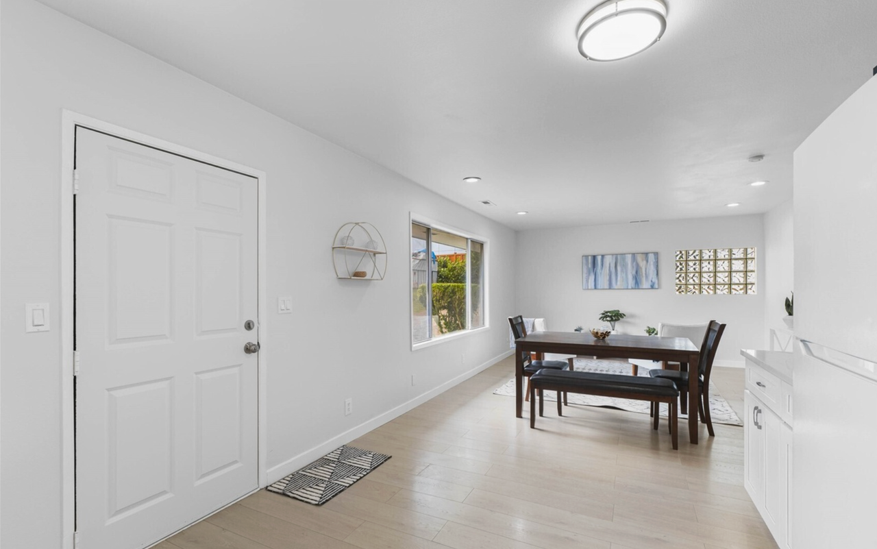 120 S 108th St - Photo 2 of 10