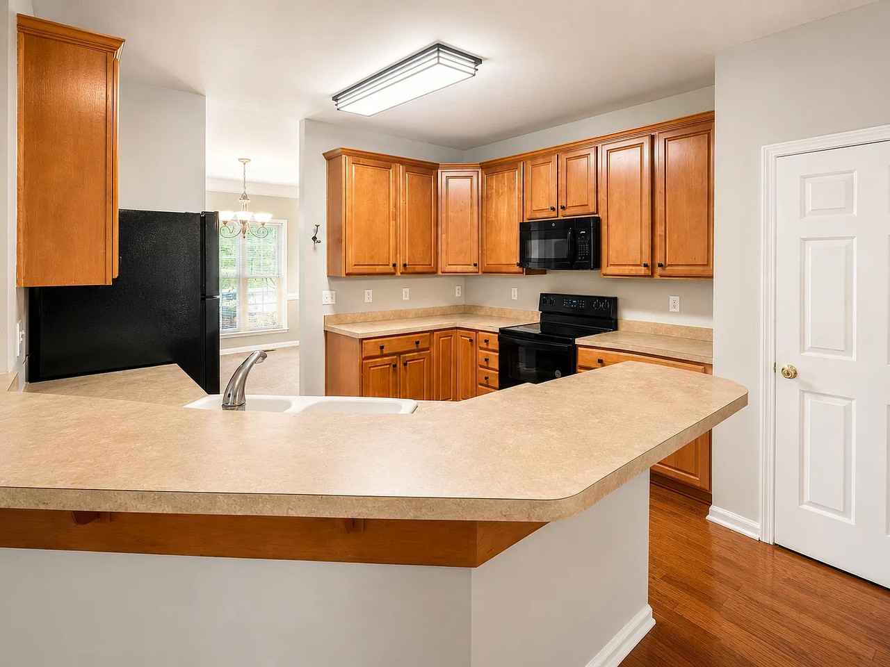 17239 Knoxwood Dr #1 - Photo 7 of 23