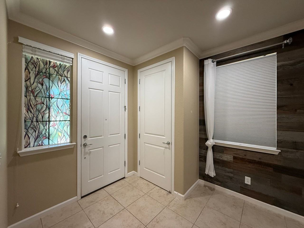 7437 Bloomsbury Way - Photo 2 of 16