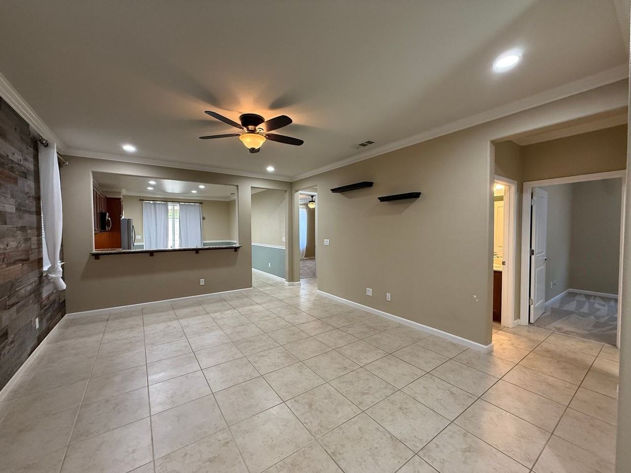 7437 Bloomsbury Way - Photo 3 of 16