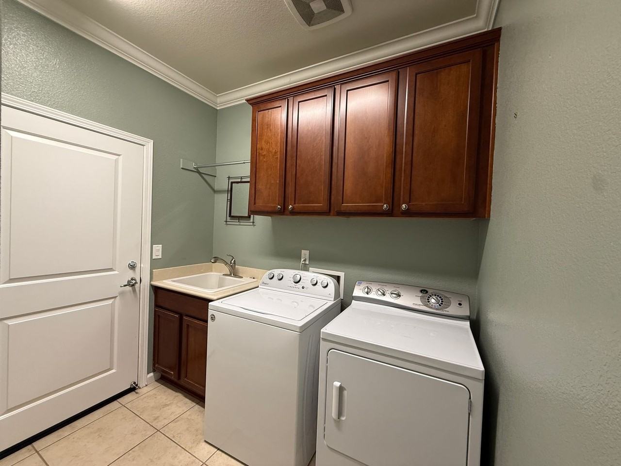 7437 Bloomsbury Way - Photo 7 of 16