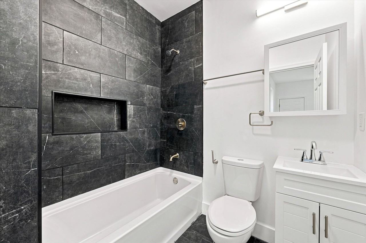 3049 N Stillman St - Photo 3 of 15