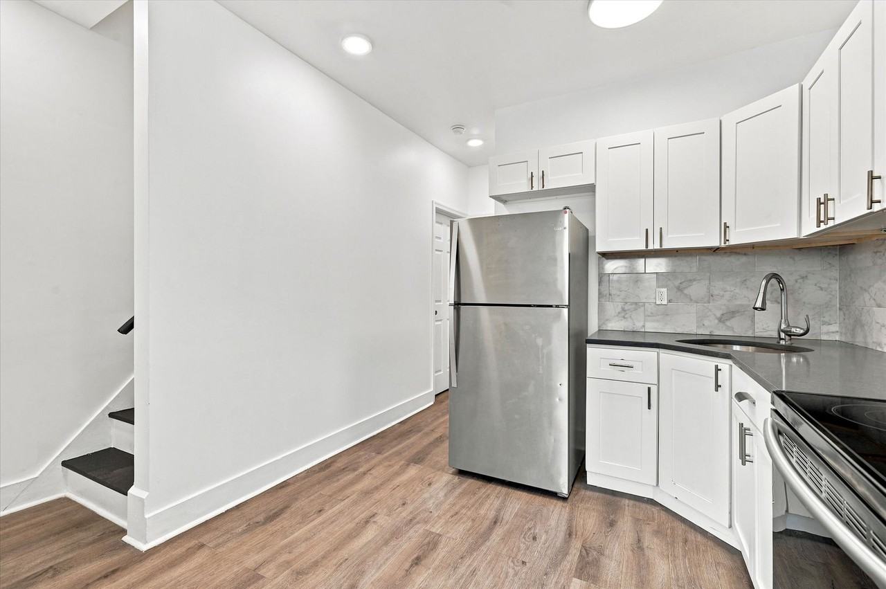 3049 N Stillman St - Photo 4 of 15