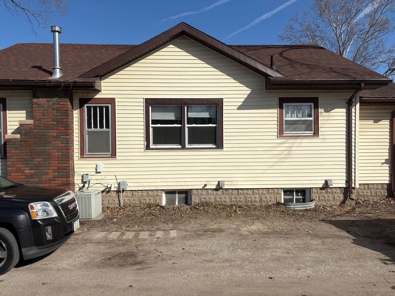116 Hope Ave - Photo 2 of 5