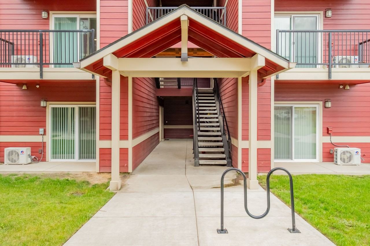 13001 S Crompton Lane - Photo 6 of 50