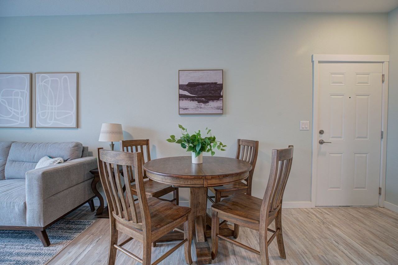 13001 S Crompton Lane - Photo 3 of 49