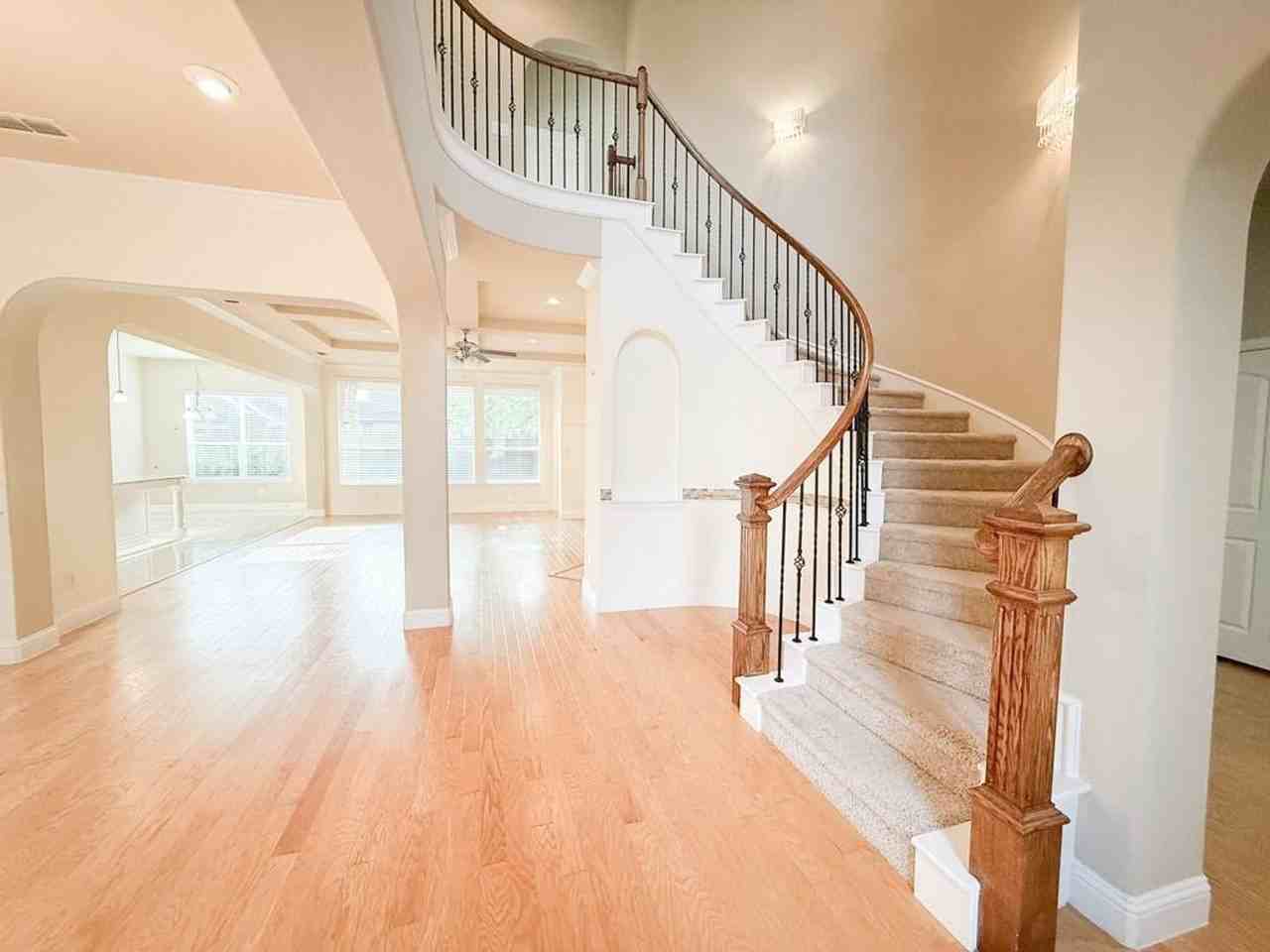 7048 Fullerton Cir - Photo 2 of 41