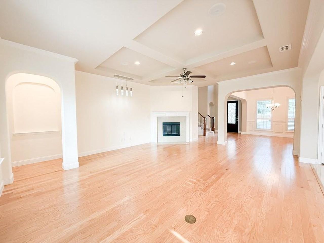 7048 Fullerton Cir - Photo 5 of 41