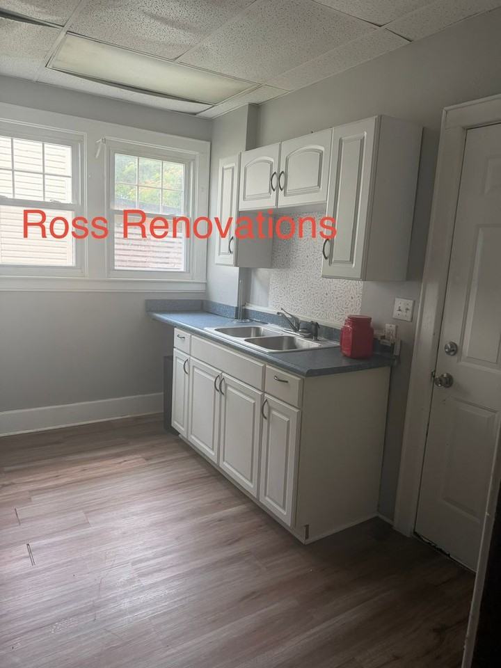 1037 Ruhlman Ave - Photo 4 of 11