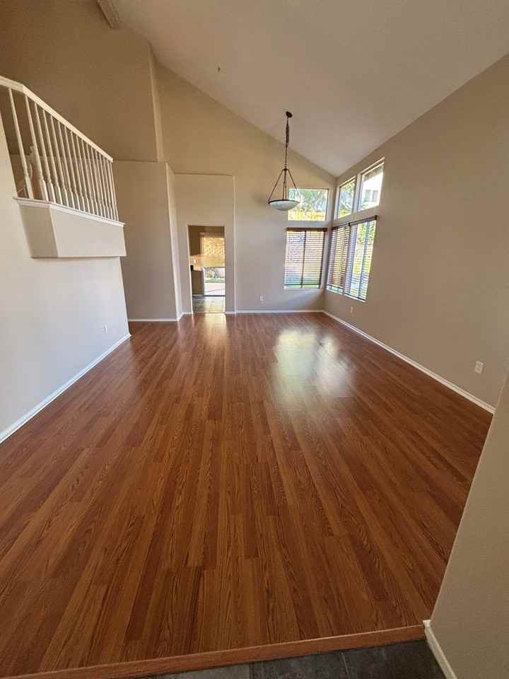 10463 Graham Ct - Photo 4 of 40