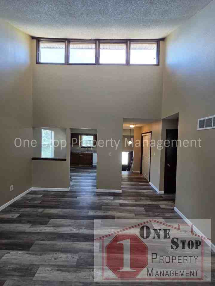 17309 E 49th Street Ct S - Photo 2 of 24