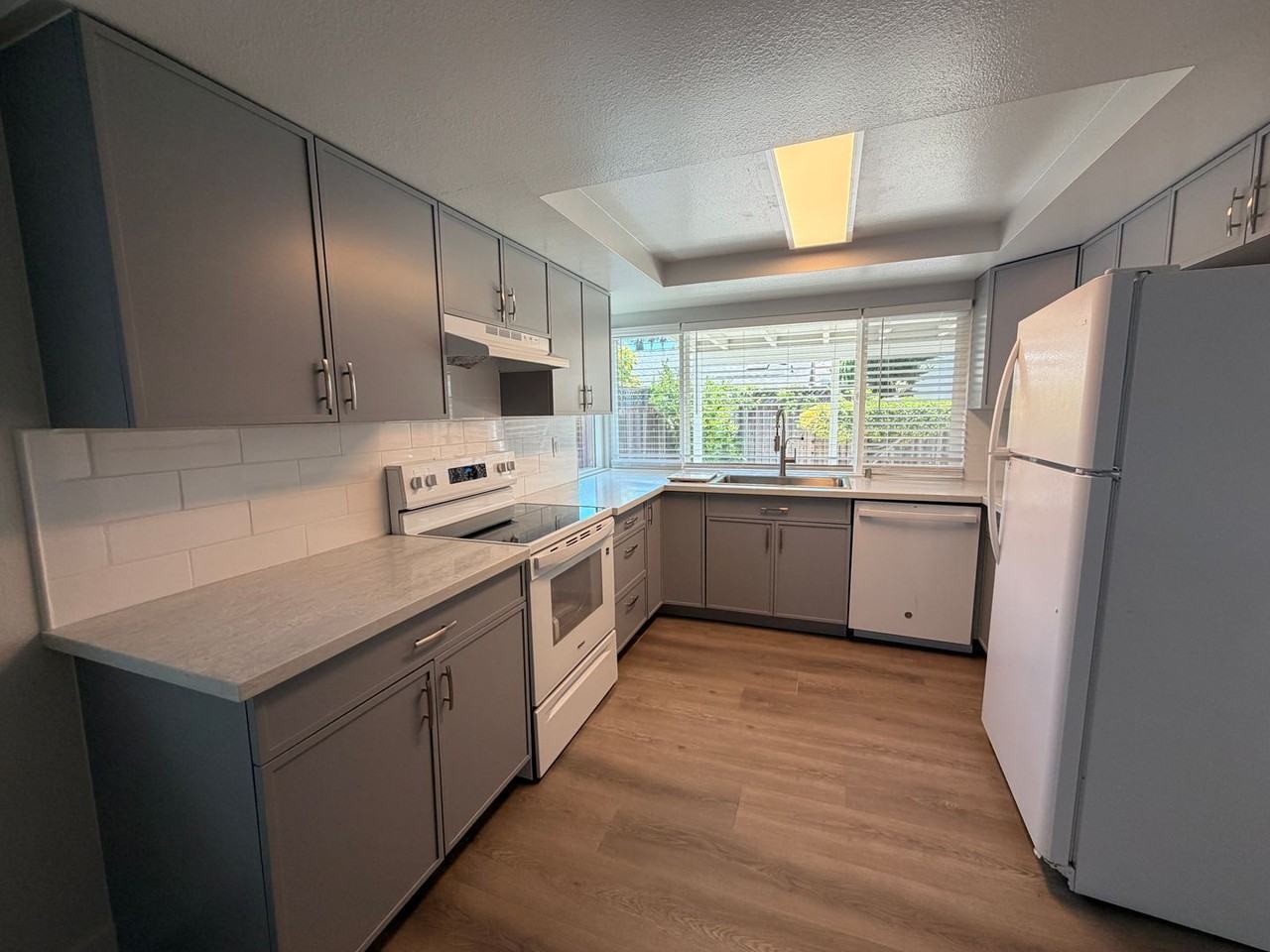 278 El Portal Way - Photo 7 of 21