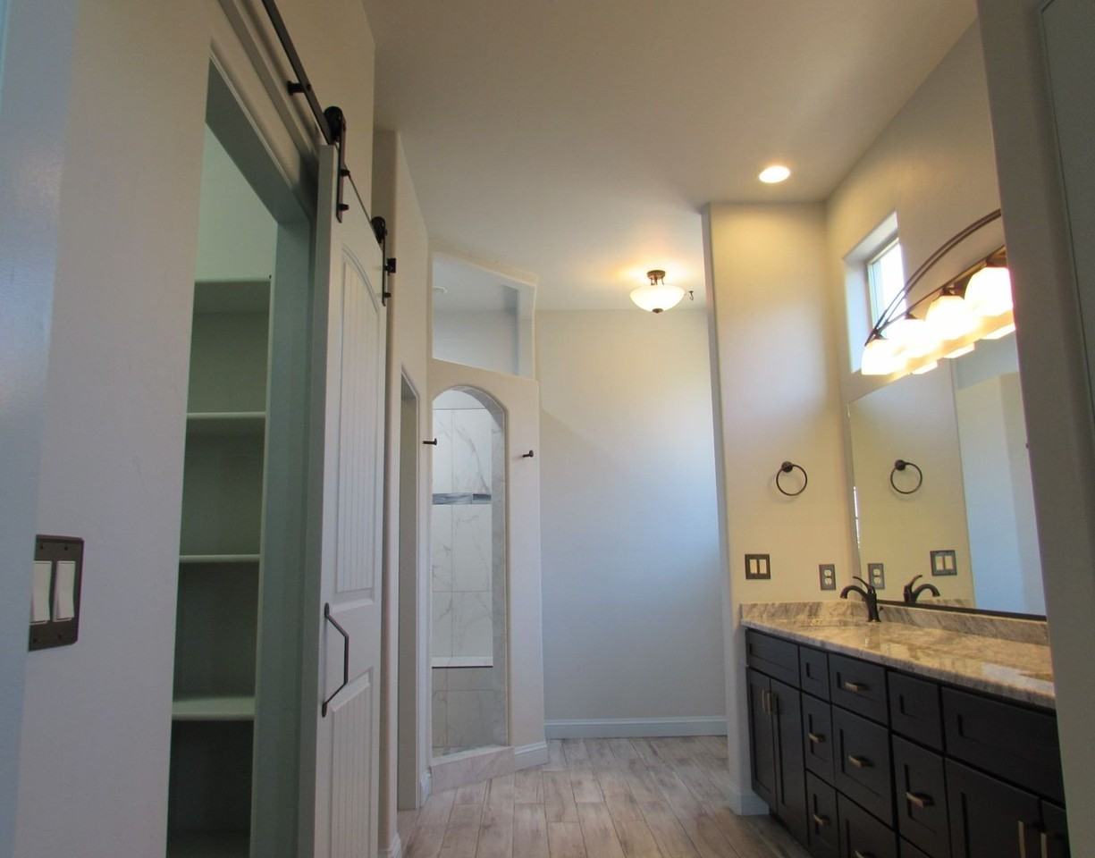 2096 Two Wood Dr - Photo 4 of 26