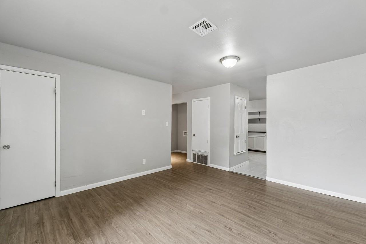 511 S 7th St - Photo 2 of 14