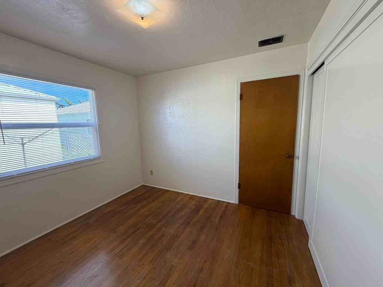 2231 Pine St - Photo 5 of 38