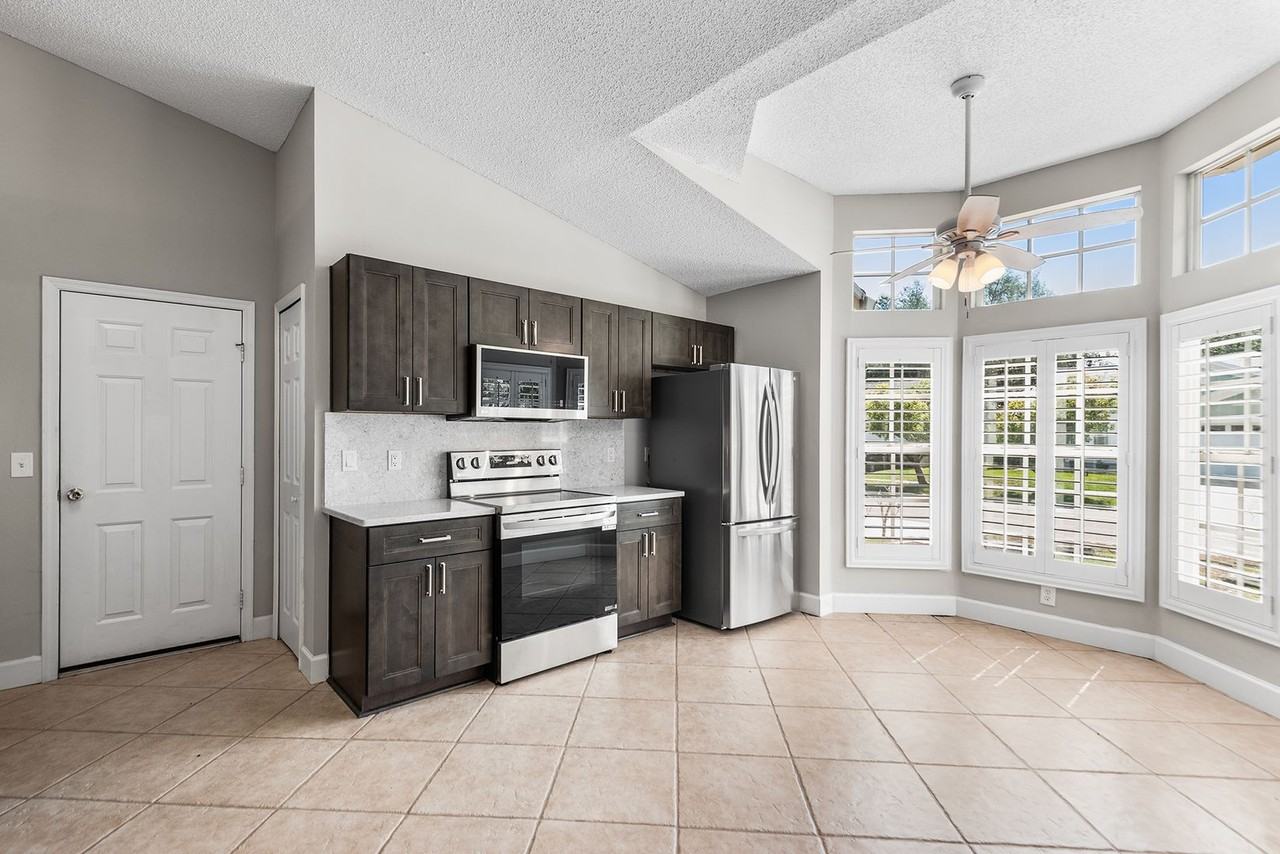 4011 Levonshire Pl - Photo 4 of 13