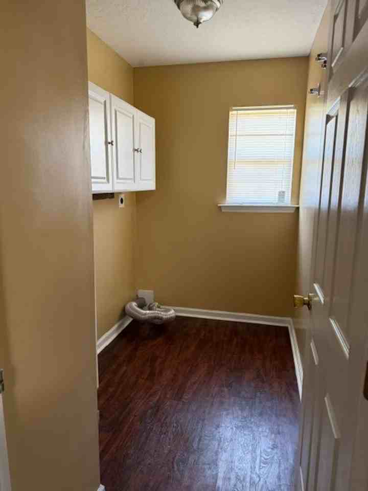 1832 Heathers Way - Photo 7 of 24