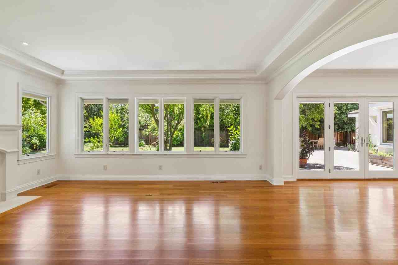 845 Windsor Dr - Photo 5 of 50