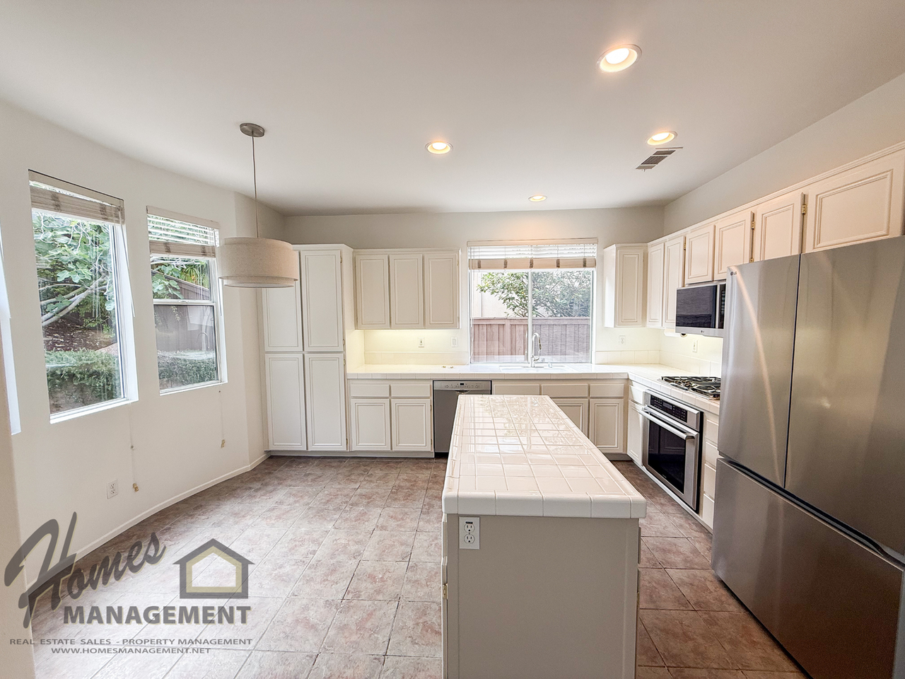 6890 Camino De Amigos - Photo 7 of 34