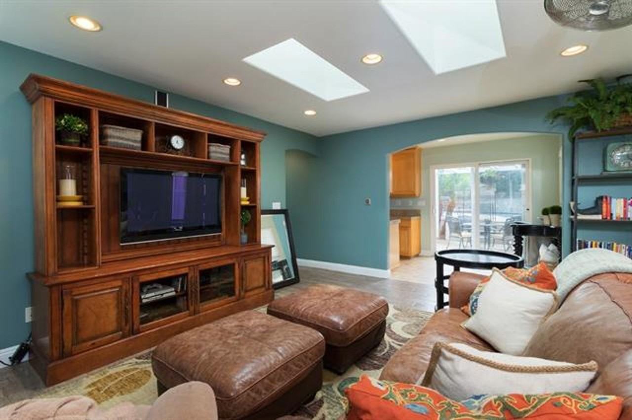 3011 Naugatuck Ave - Photo 4 of 16
