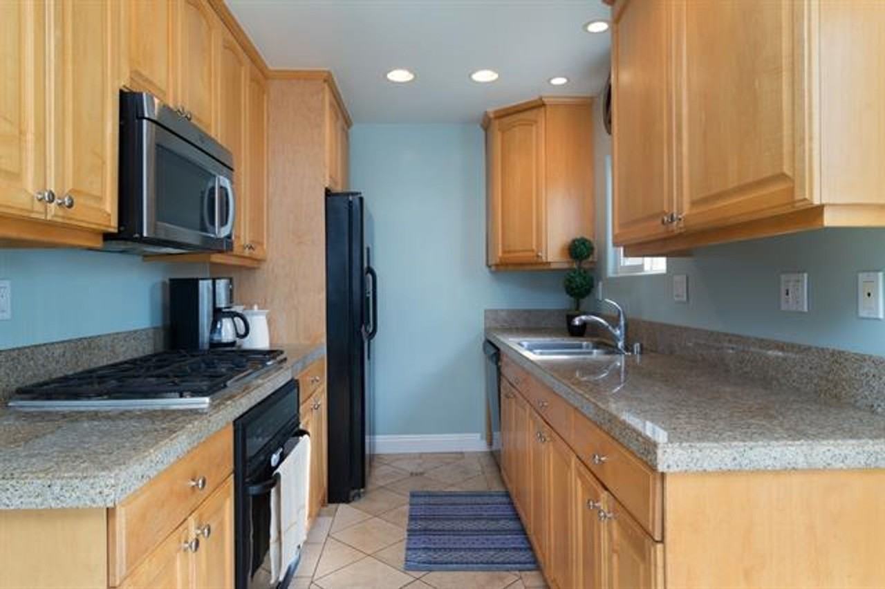 3011 Naugatuck Ave - Photo 5 of 16