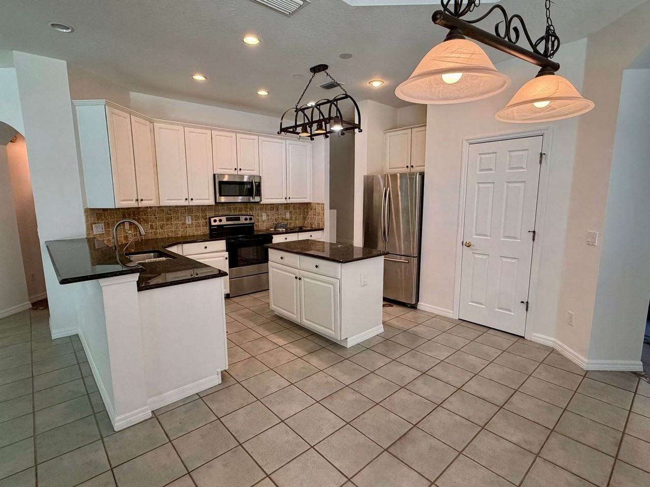 4554 Shanewood Ct - Photo 2 of 14