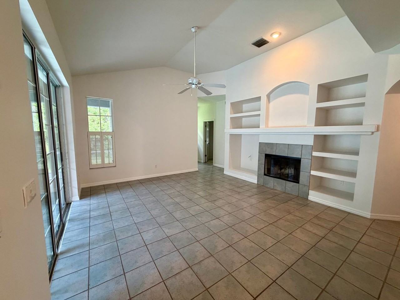 4554 Shanewood Ct - Photo 4 of 14